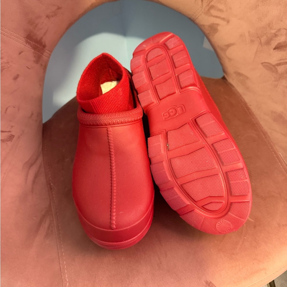 Red Slip-On Shoes - Picture 3 of 4